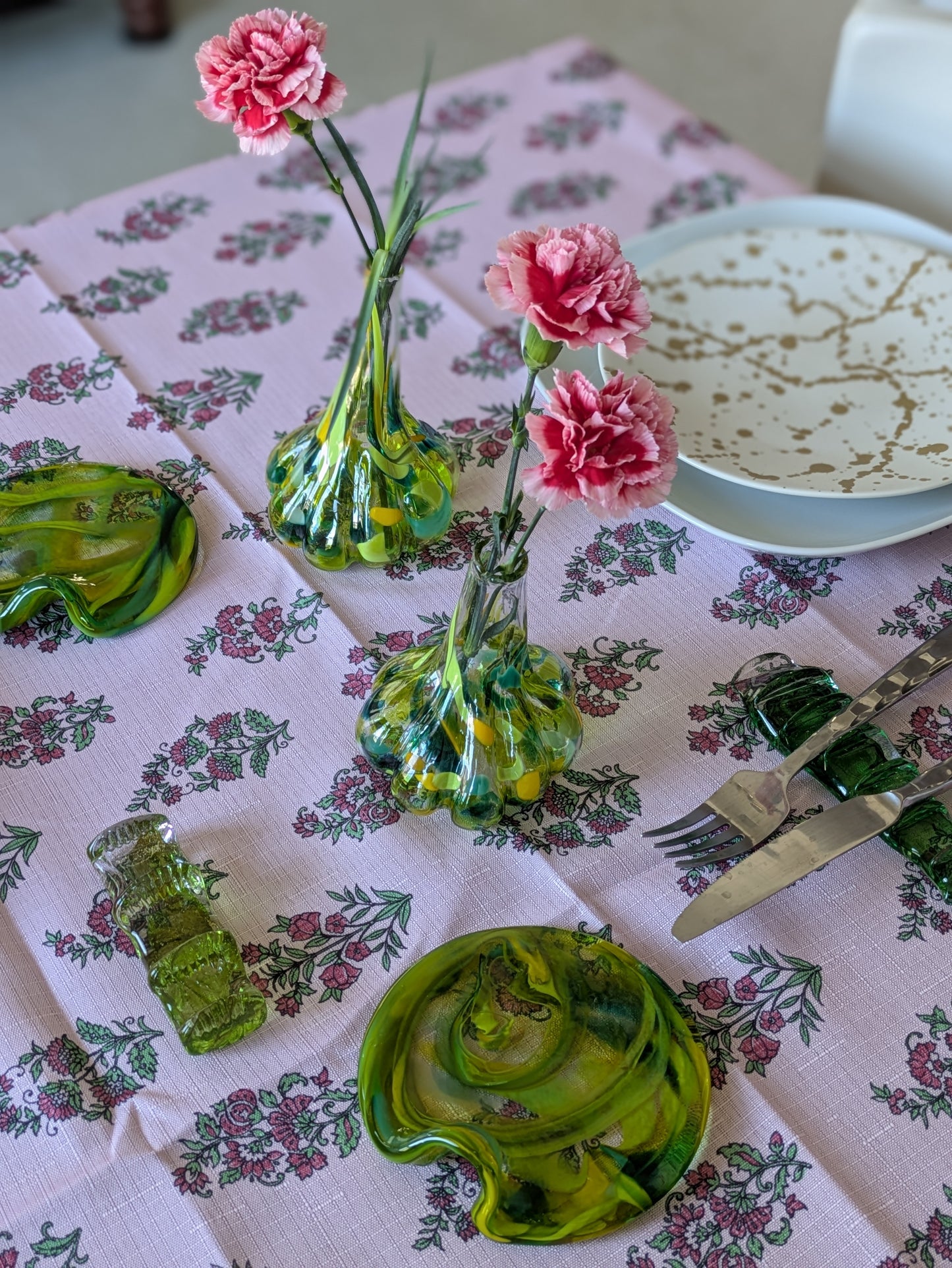 Green Hand-Blown Glass Mini Garlic Vase – Unique Artisan Decor